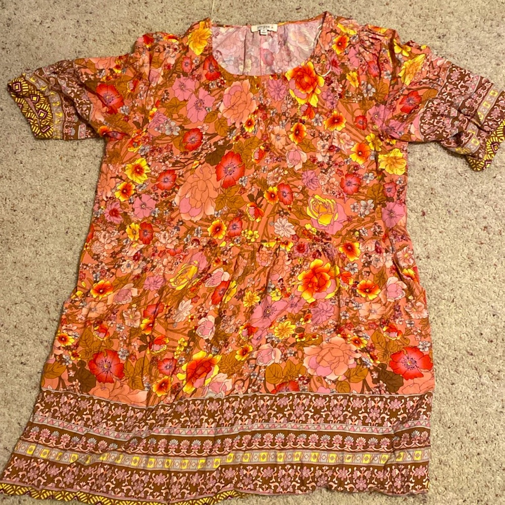 Umgee dress. 1XL. Knee length. Pockets. Perfect for Easter!